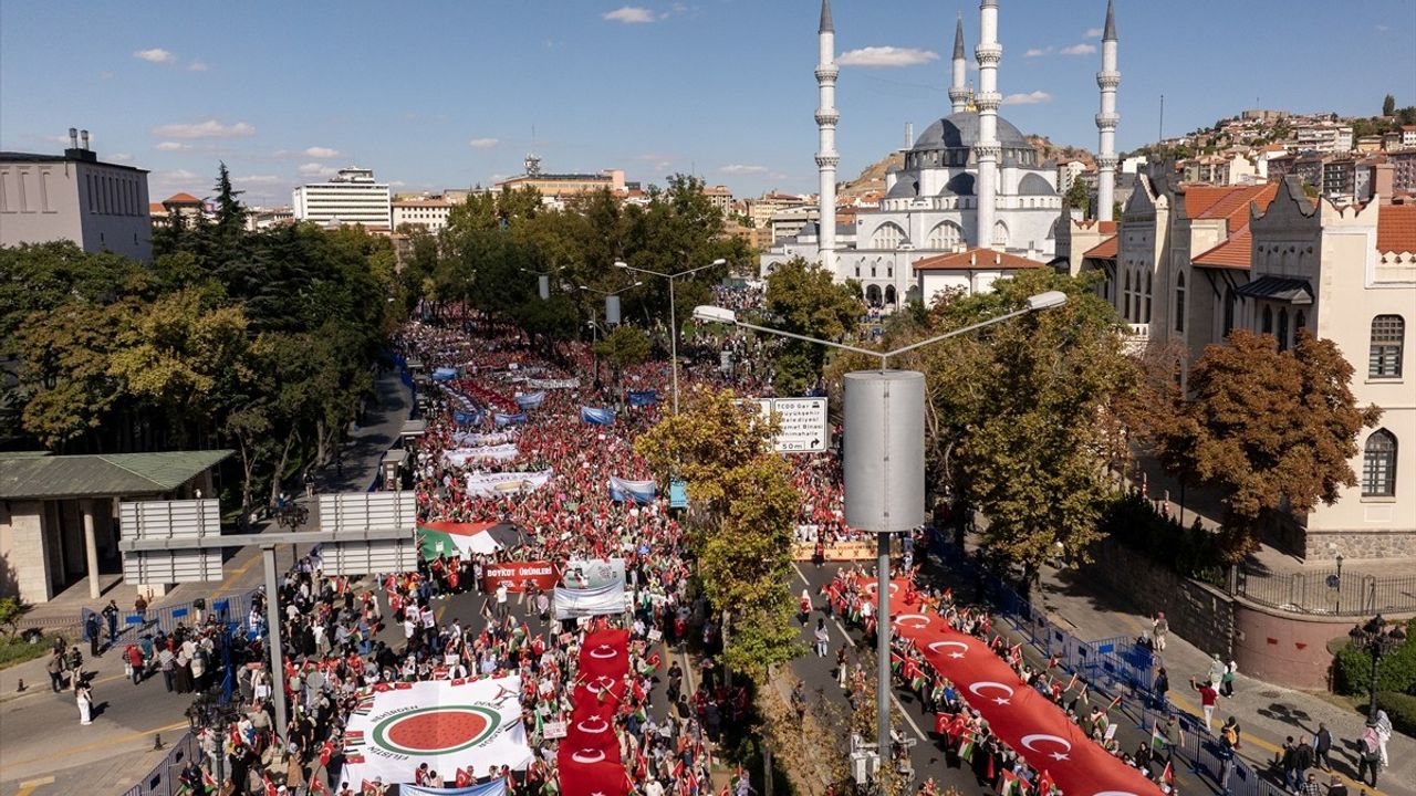Ankara'da Gazze Kararlılık Yürüyüşü Gerçekleşti