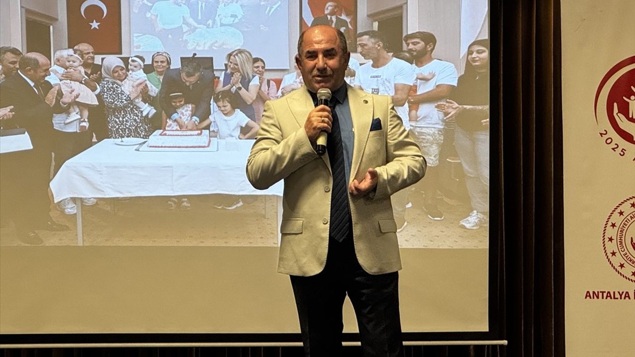 Antalya'da 'Gönül Elçileri' Projesi ile 43 Çocuk Koruyucu Aileye Yerleştirildi