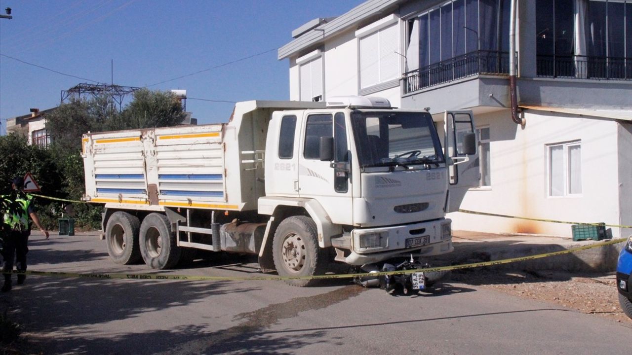 Antalya'da Motosiklet Kazası: Genç Sürücü Hayatını Kaybetti