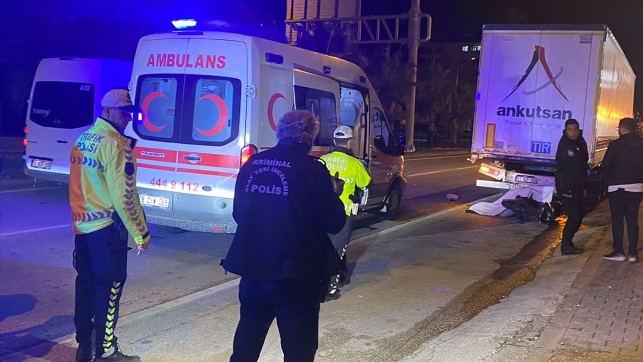 Antalya'da Motosiklet Kazası: Genç Sürücü Hayatını Kaybetti