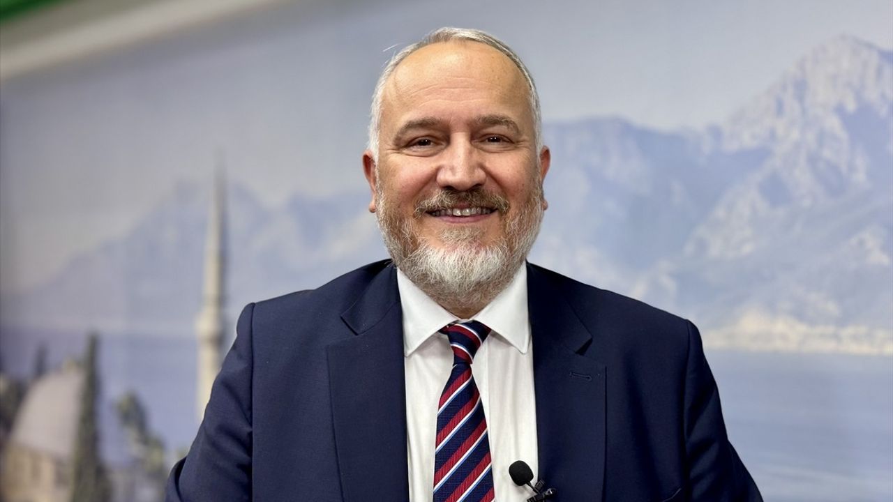 Antalya'da Turist Hareketliliği Ekim Sonra da Devam Edecek