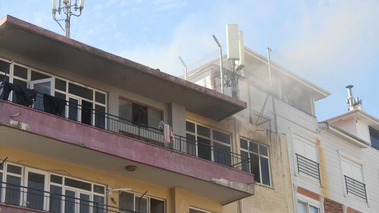Antalya'da Yangın: Mahsur Kalan 5 Çocuk Kurtarıldı
