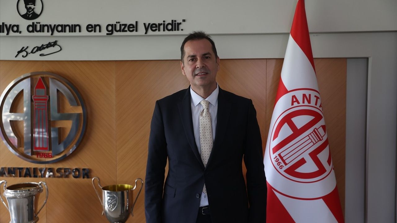 Antalyaspor Başkanı'ndan Gueye'ye Övgü: 'Antalya'nın Osimhen'i'
