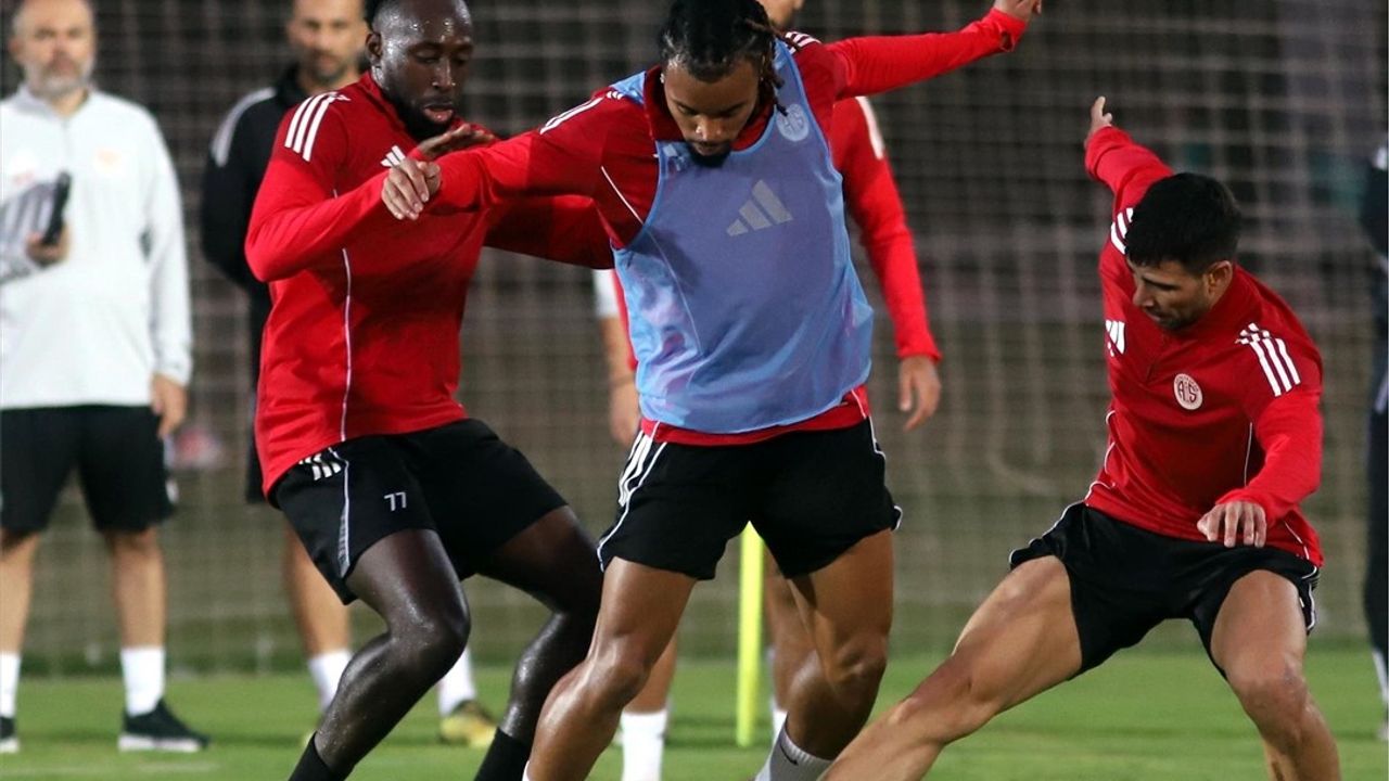 Antalyaspor Çift İdmanla Gaziantep Maçına Hazırlanıyor