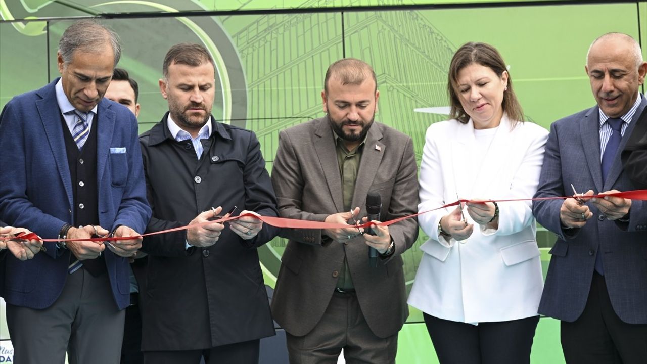 Arnavutköy'de Yüzde 100 Elektrikli Yerli Otobüsler Hizmete Girdi