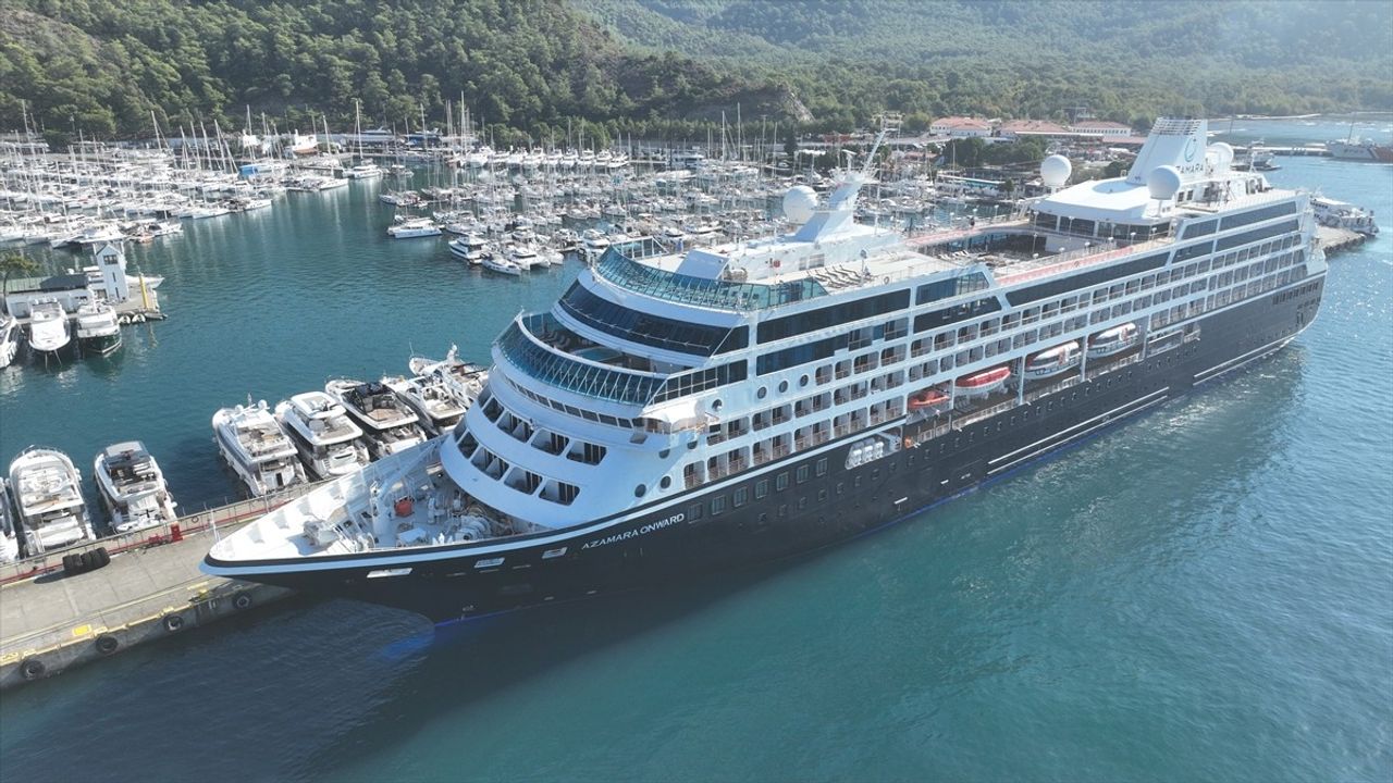 Azamara Onward Kruvaziyeri Marmaris'e Geldi