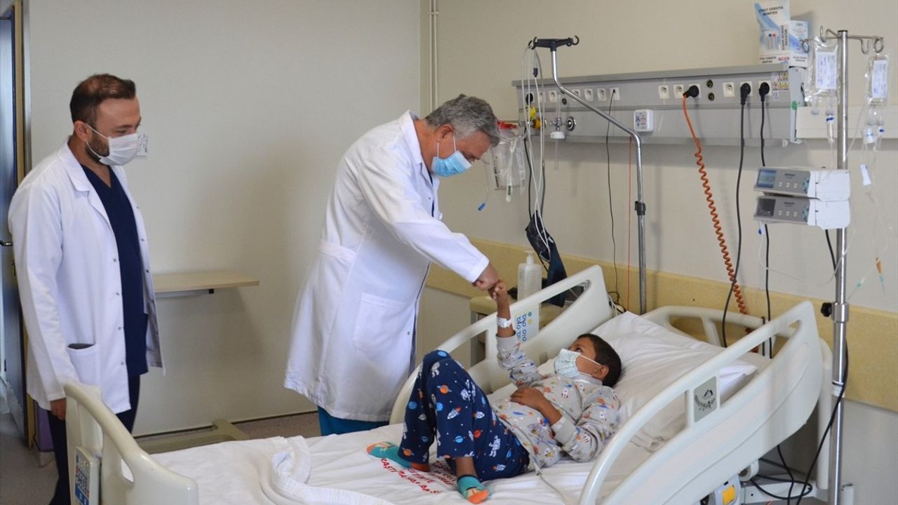 Babasının Böbreği 13 Yaşındaki Çocuğa Umut Oldu