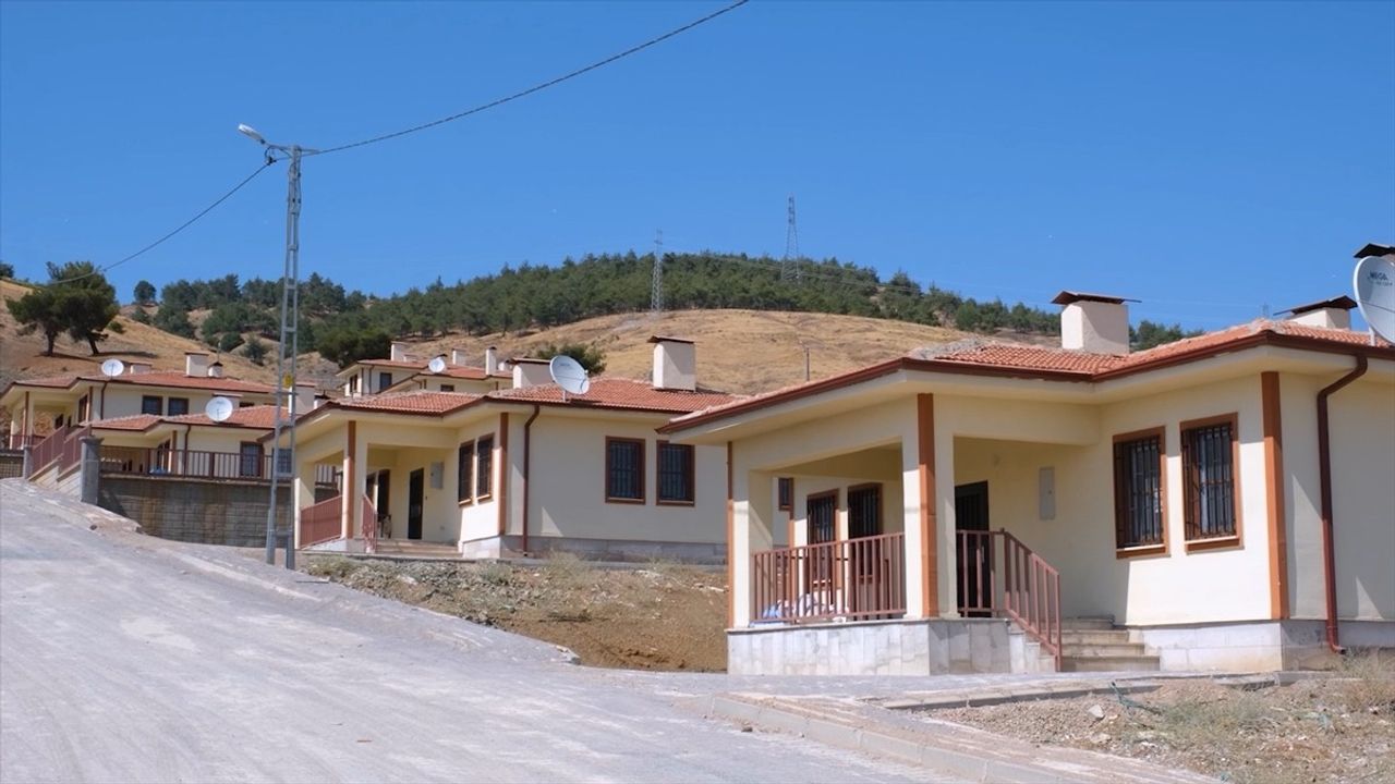 Bakan Kurum'dan Depremzede Çifte Destek