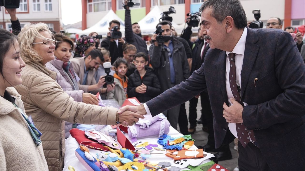 Bakan Tekin'den Gazze İçin Kermes Desteği