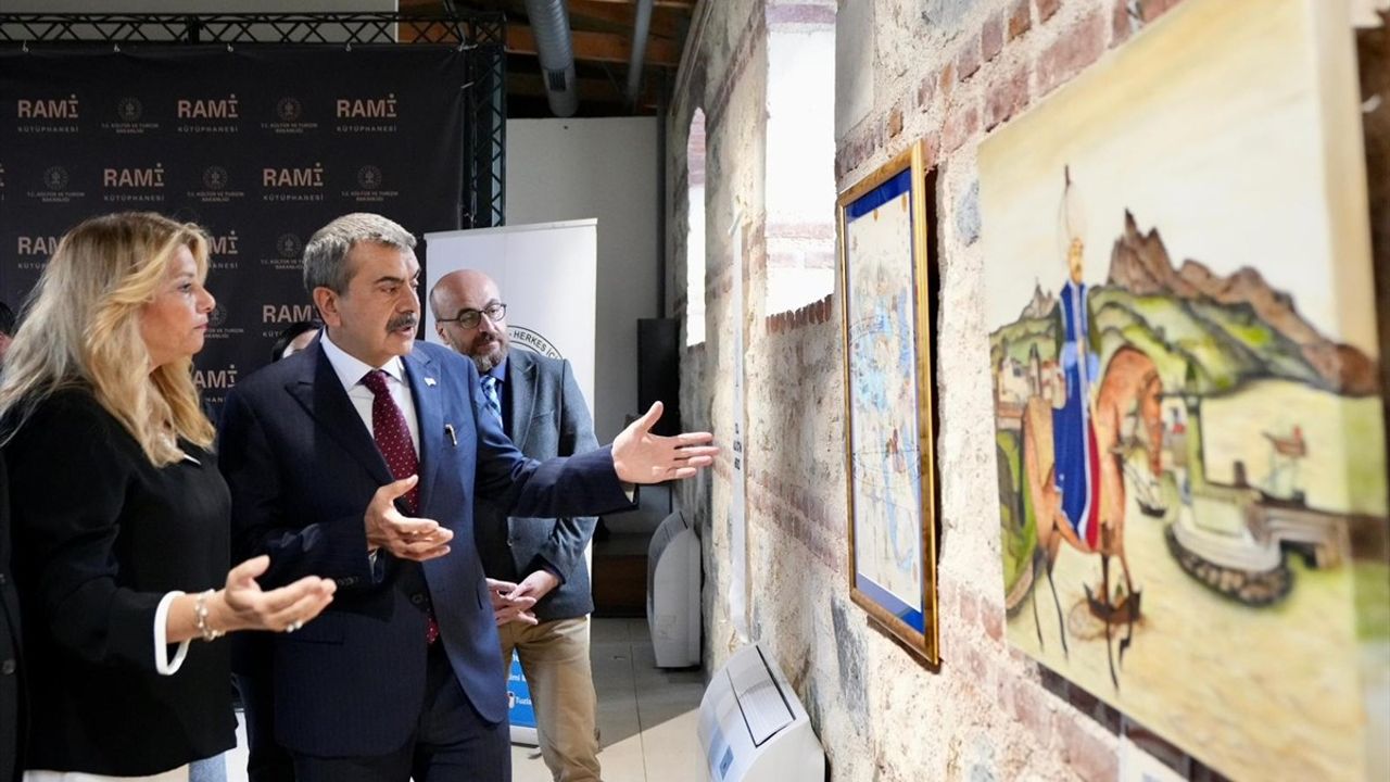 Bakan Tekin, 'Evliya Çelebi'nin İzinde' Sergisini Ziyaret Etti