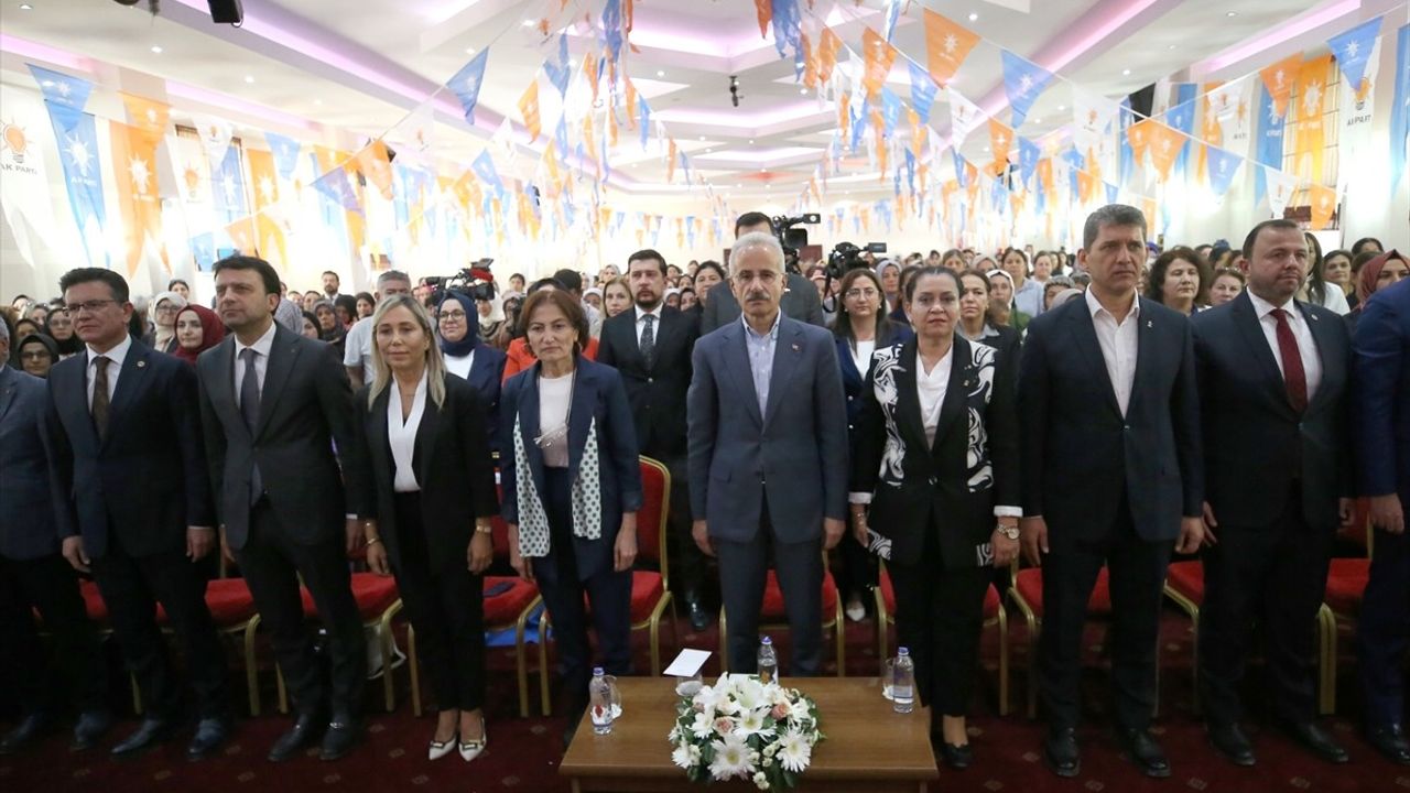 Bakan Uraloğlu, Antalya Kadın Kolları Toplantısında Yatırımları Açıkladı