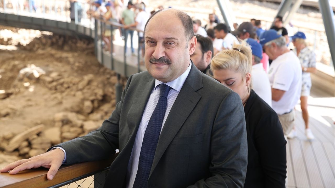 Belçika'nın Klasik Otomobil Tutkunları Göbeklitepe'yi Ziyaret Etti