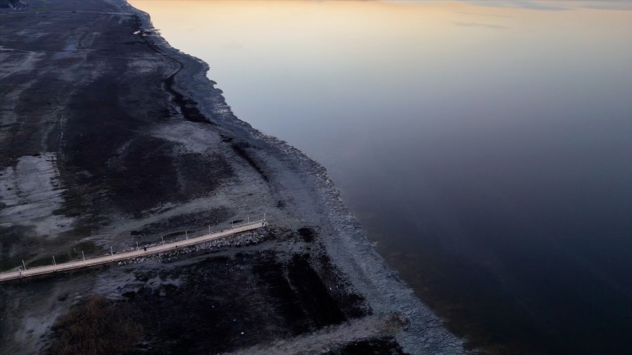 Burdur Gölü Son 50 Yılda Hacminin Yarısını Kaybetti