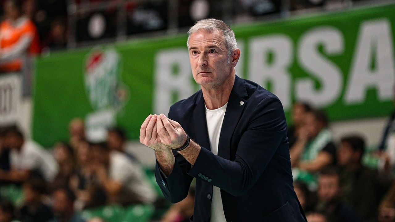 Bursaspor Basketbol, Glint Manisa'yı Farkla Geçti