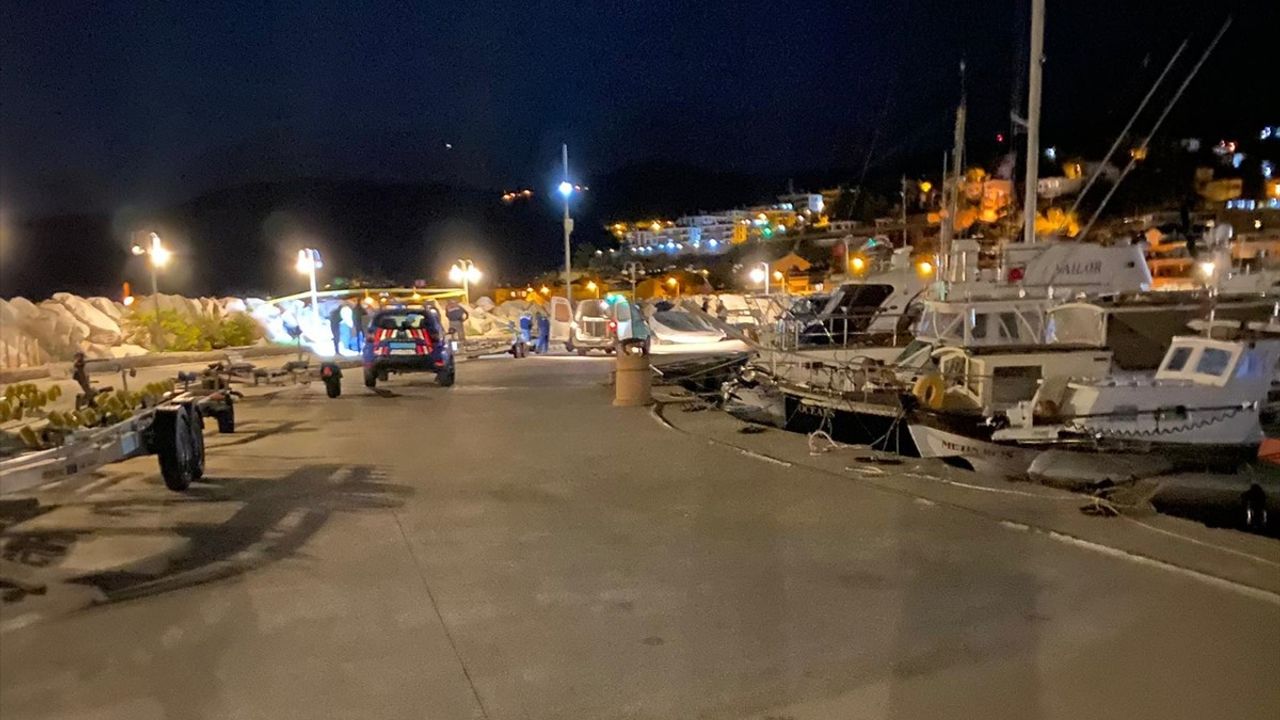 Çanakkale'de Kayalıklarda Bir Kişi Ölü Bulundu