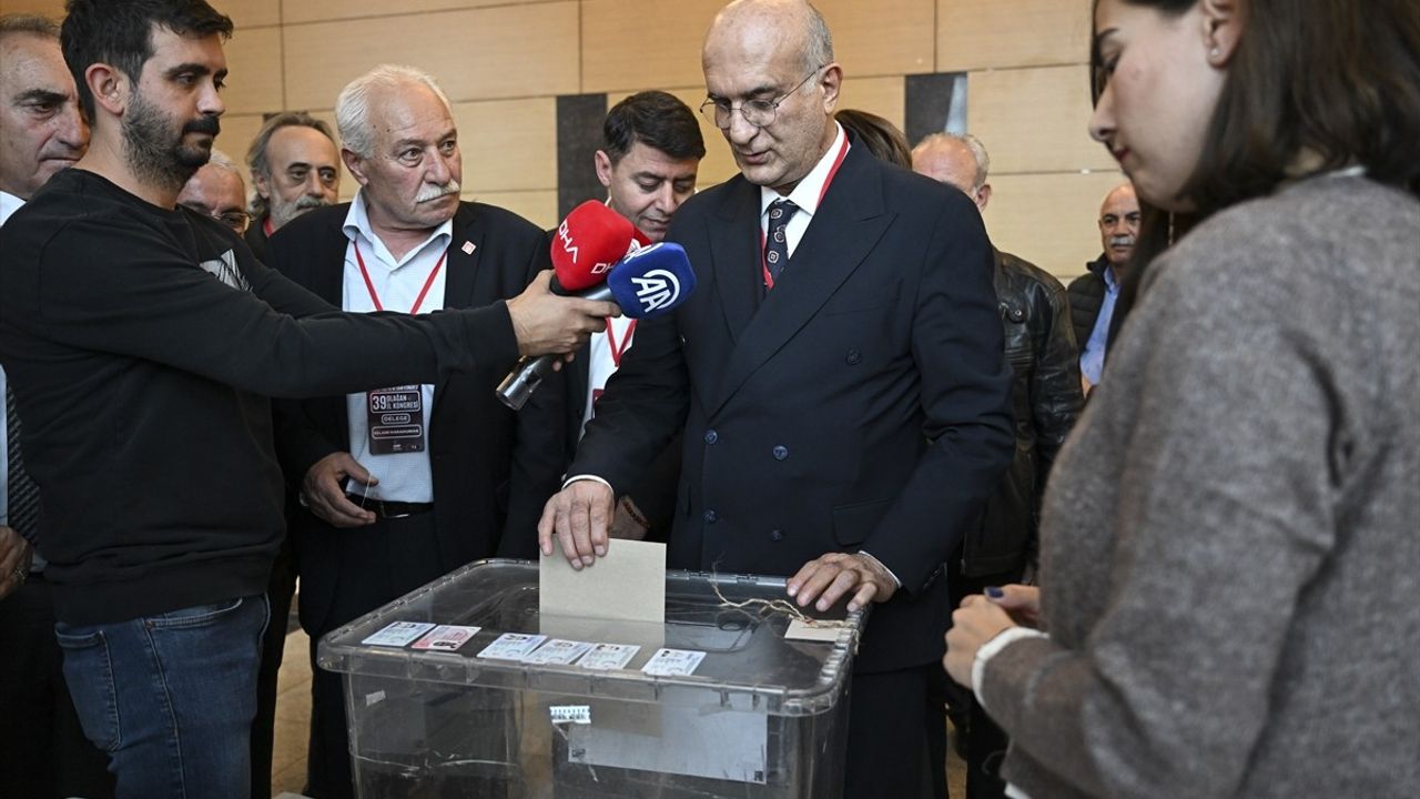 CHP Ankara İl Başkanlığı'nda Ümit Erkol Yeniden Göreve Seçildi