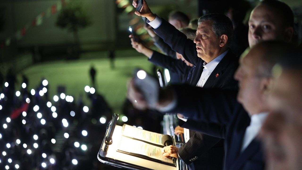 CHP Genel Başkanı Özgür Özel'den Küçükçekmece Mitingi'nde Önemli Açıklamalar