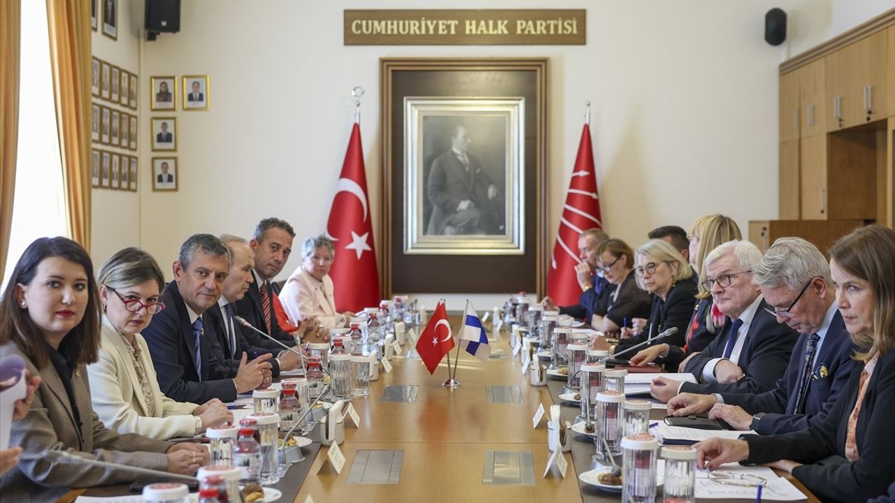 CHP Genel Başkanı Özgür Özel, Finlandiya Dışişleri Komisyonu ile Görüştü