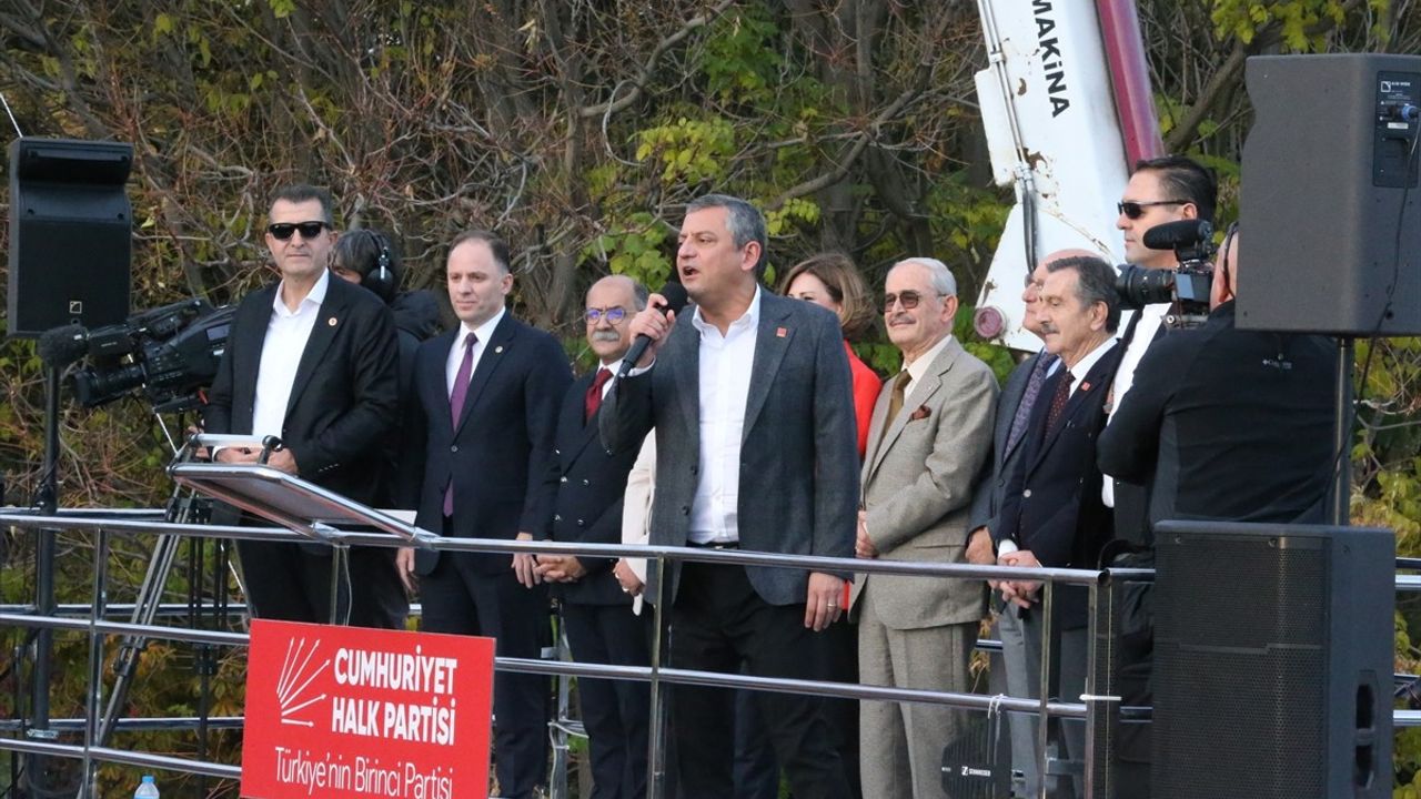 CHP Genel Başkanı Özgür Özel, Nadir Toprak Elementlerinin Önemi Üzerine Konuştu