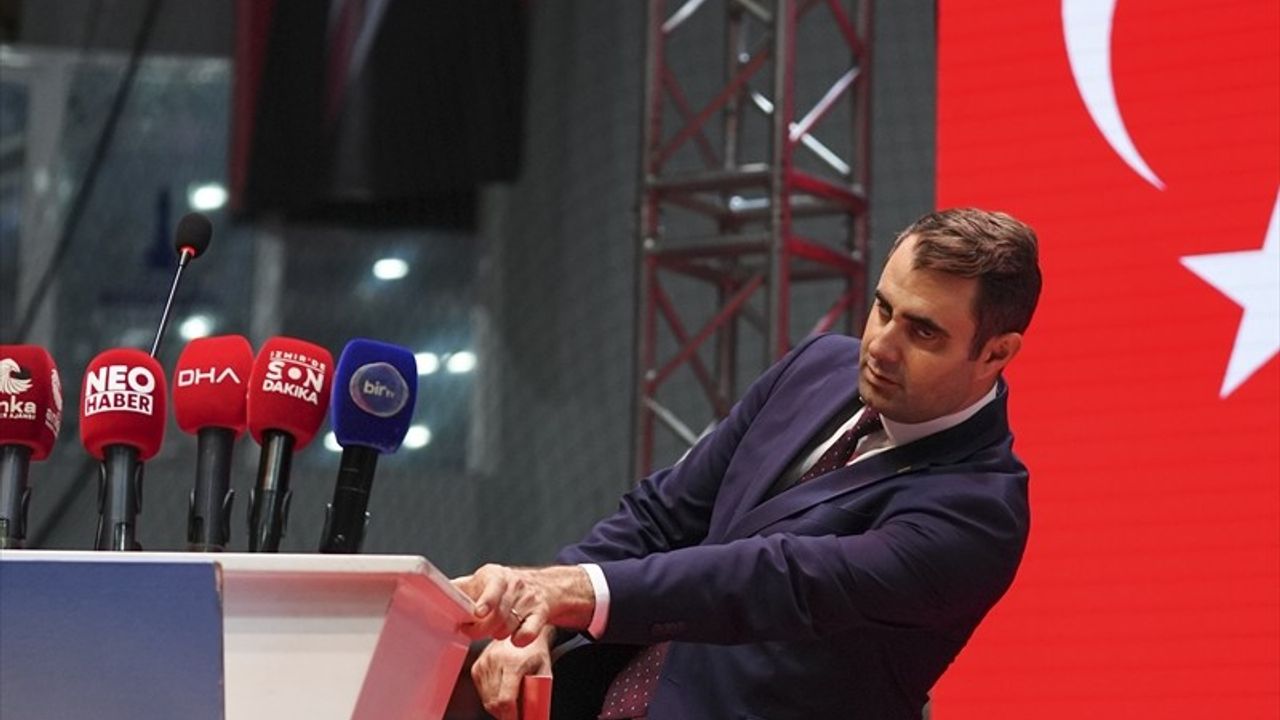 CHP İzmir İl Kongresi: Çağatay Güç Fenalaştı