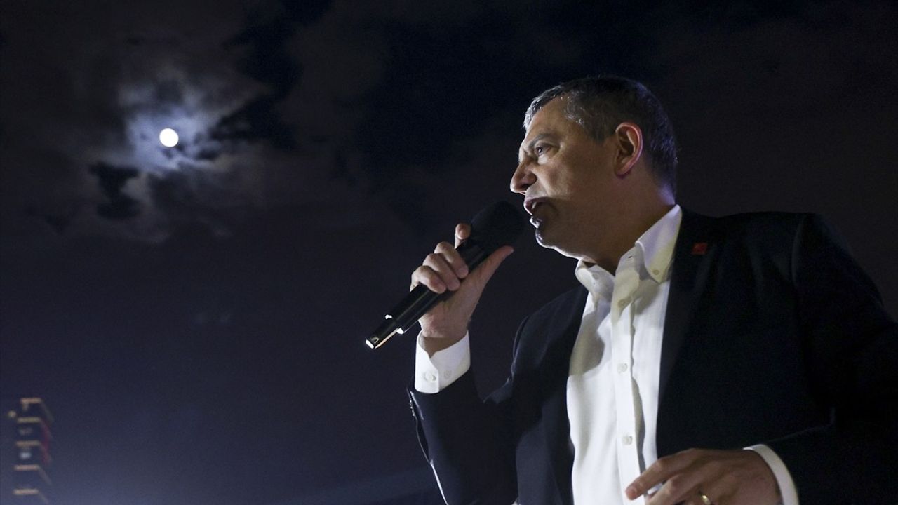 CHP'nin Şişli Mitinginde Özgür Özel'in Açıklamaları
