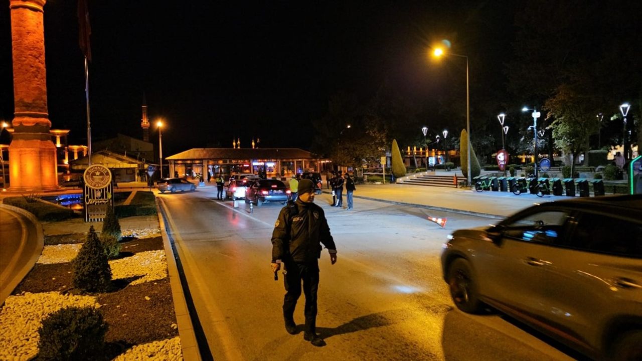 Çorum'da 11 Şüpheli Yakalandı