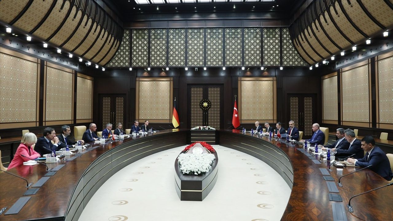 Cumhurbaşkanı Erdoğan ve Almanya Başbakanı Merz'in Heyetler Arası Görüşmesi