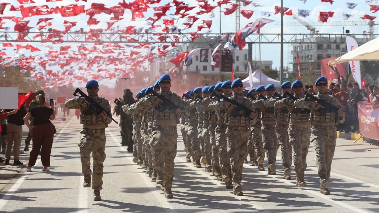 Cumhuriyet'in 102. Yıl Dönümü Törenlerle Kutlandı