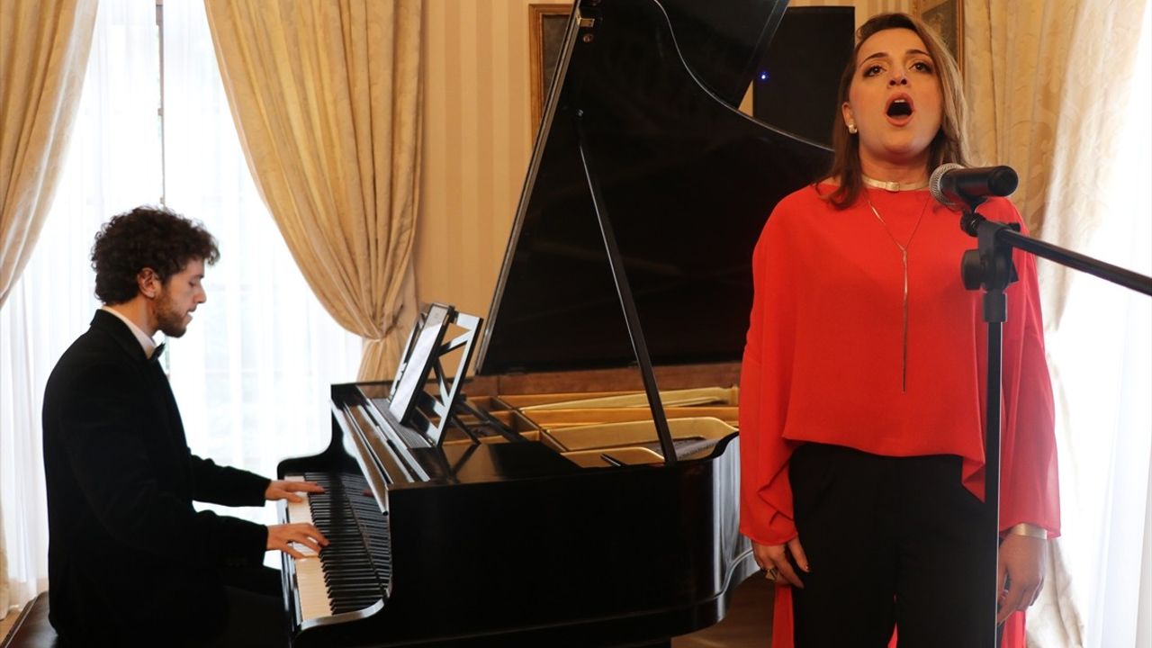 Cumhuriyet'in 102. Yılı Fransa ve Avusturya'da Coşkuyla Kutlandı