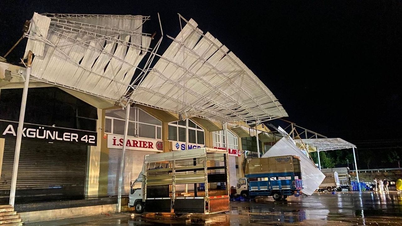 Demre'de Sağanak Yağış ve Hortumun Yarattığı Olumsuz Etkiler
