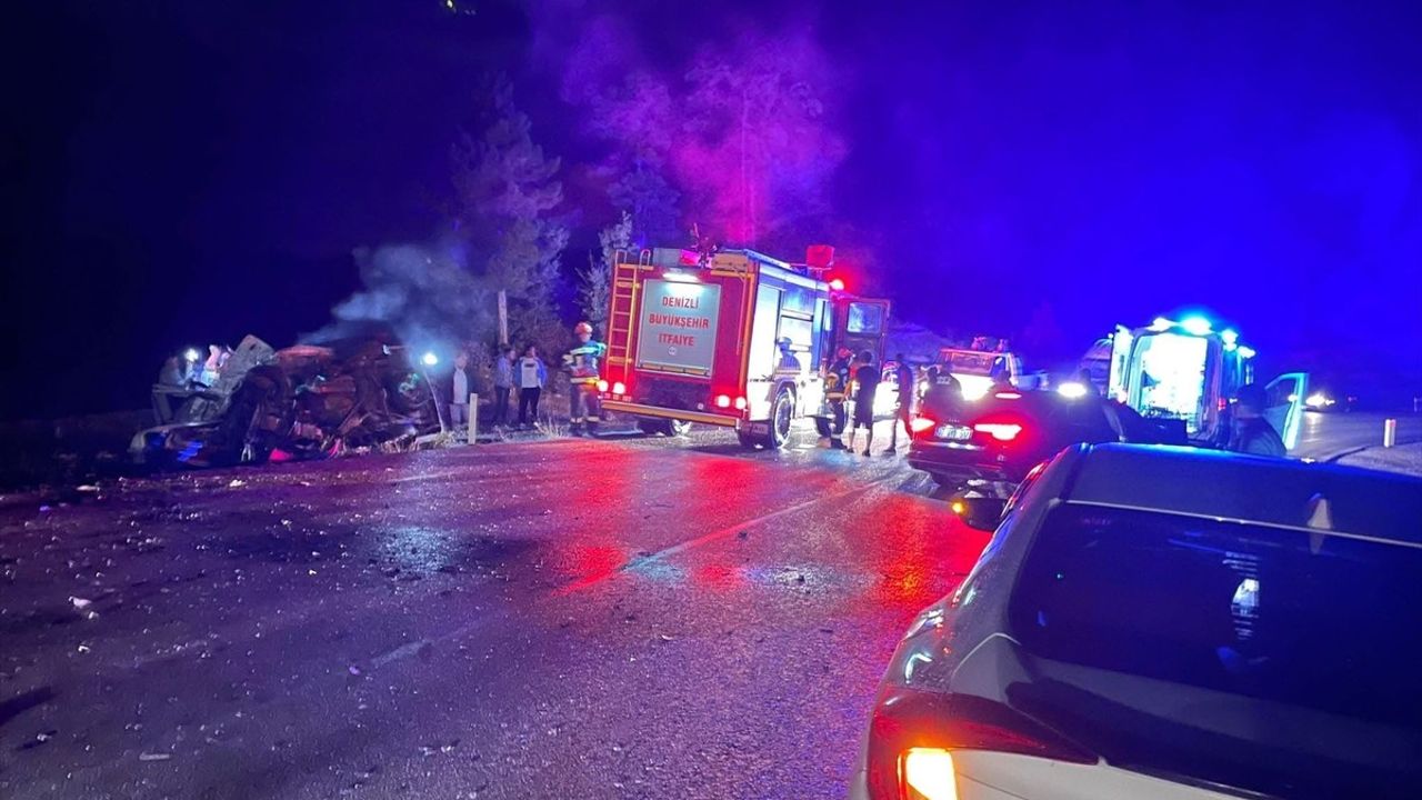 Denizli'de Otomobil ile Kamyonetin Çarpışması: 1 Ölü, 4 Yaralı