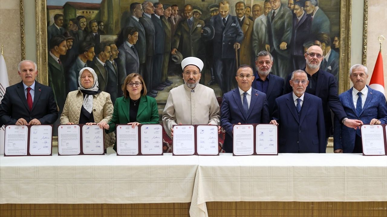 Diyanet İşleri Başkanı Arpaguş Gaziantep'te Kur'an Eğitim Merkezi Protokolünü İmzaladı