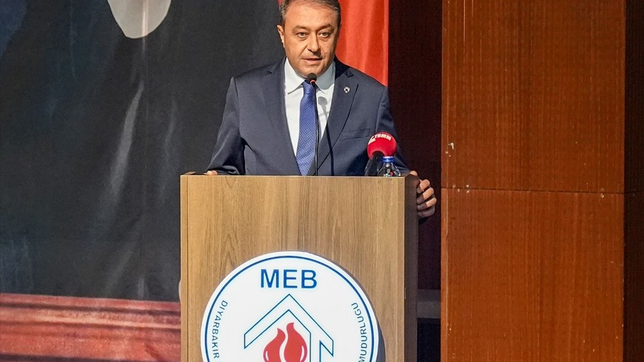 Diyarbakır'da Kadın Erkek Fırsat Eşitliği Çalıştayı Gerçekleşti