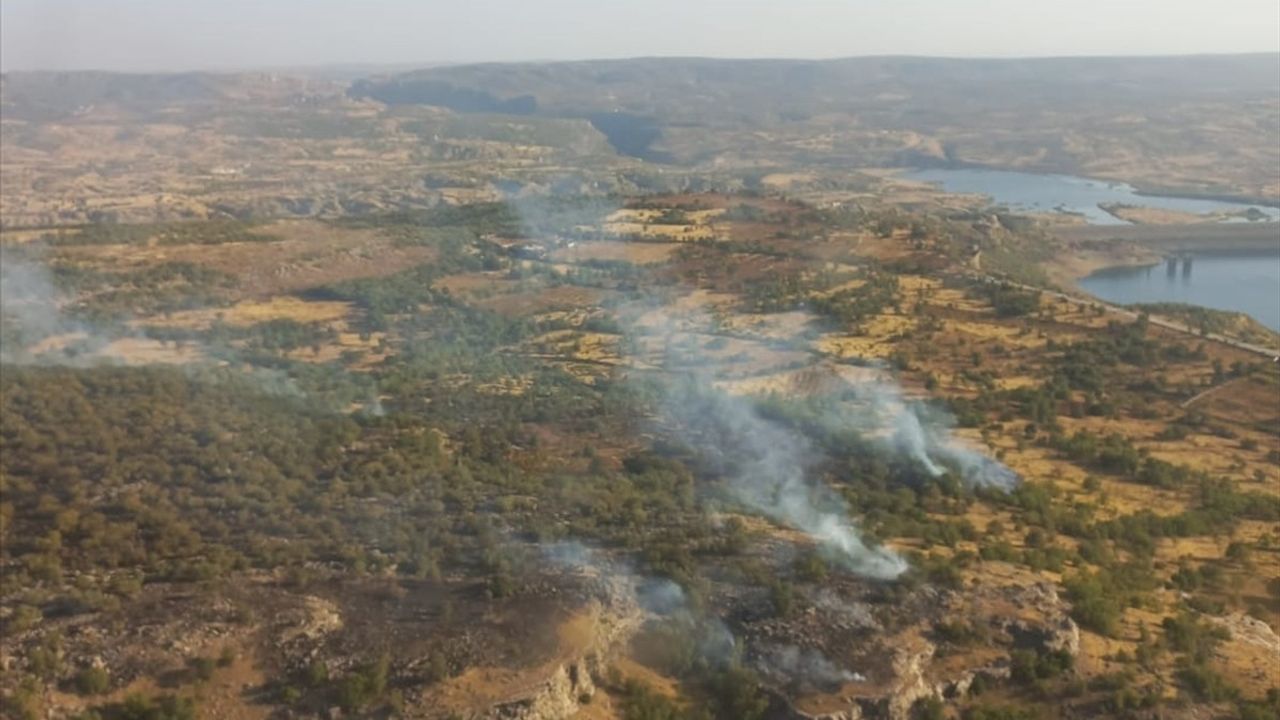 Diyarbakır'da Kırsal Alanda Yangın Kontrol Altına Alındı