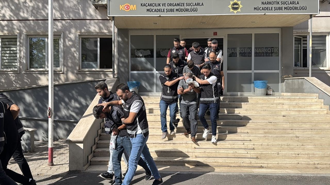 Diyarbakır'da Silah ve Mühimmat Kaçakçılığı Operasyonu: 19 Tutuklama