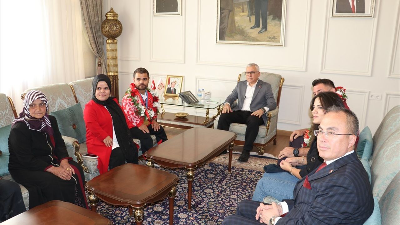 Dünya Şampiyonu Para Halterci Abdullah Kayapınar Memleketinde Coşkuyla Karşılandı