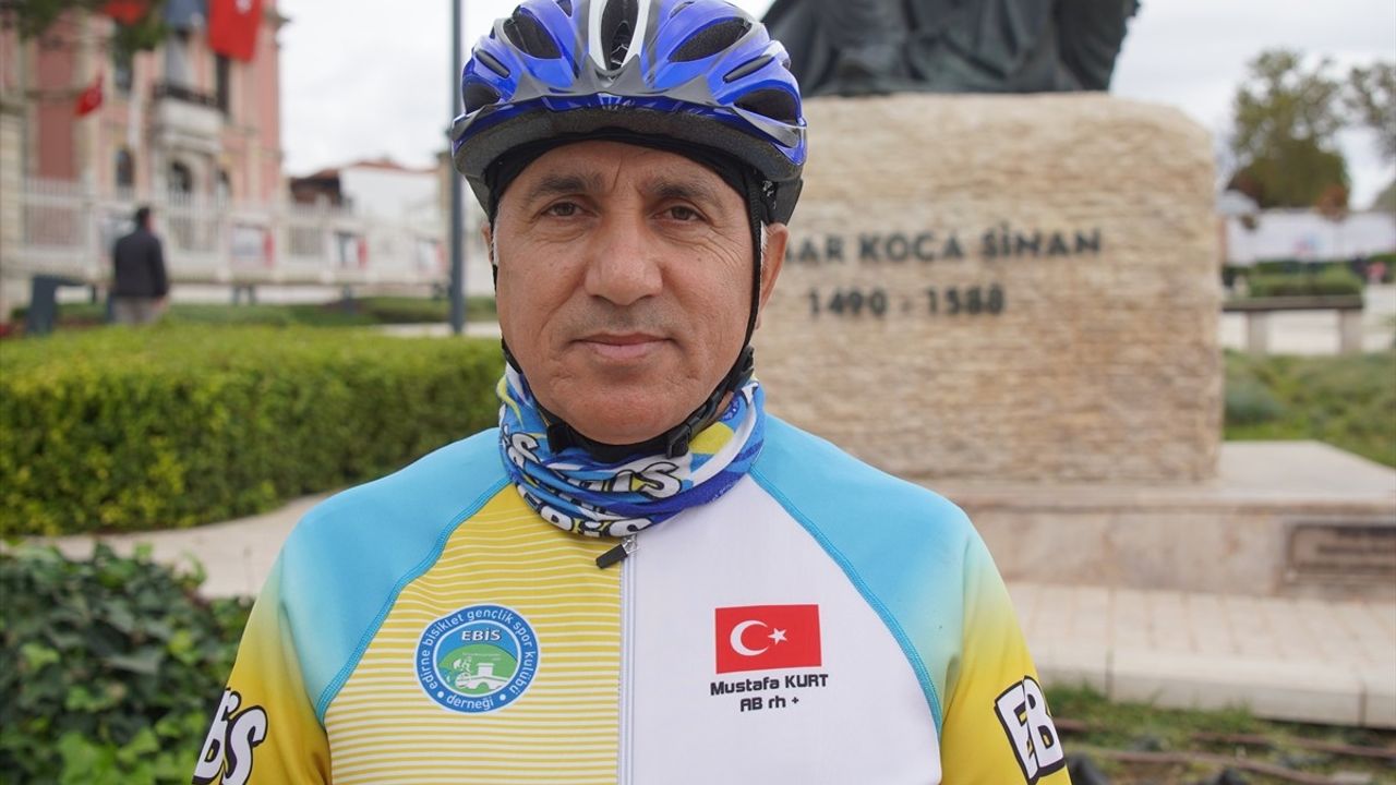 Edirne'de 16. Cumhuriyet Kupası Bisiklet Yol Yarışı Heyecanı