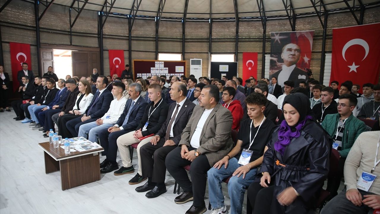 Edirne'de Öğrencilere Yönelik 'Türkiye Yüzyılı' Kamp Programı Başladı