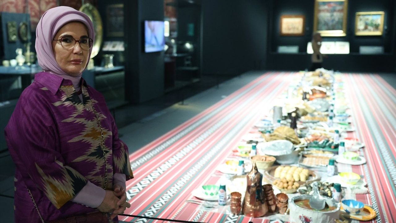 Emine Erdoğan, Katar'da İslam Eserleri Müzesi'ni Ziyaret Etti