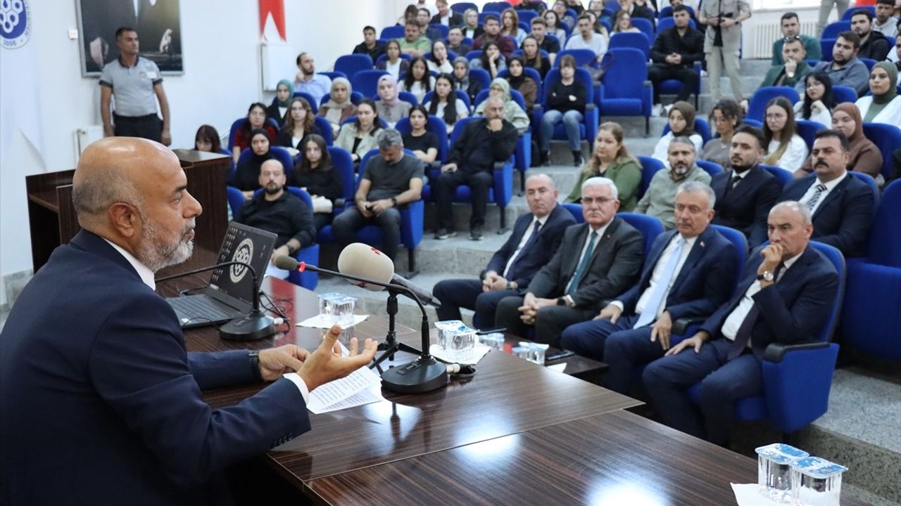 Erzincan Binali Yıldırım Üniversitesi'nde Filistin Konulu Açılış Dersi