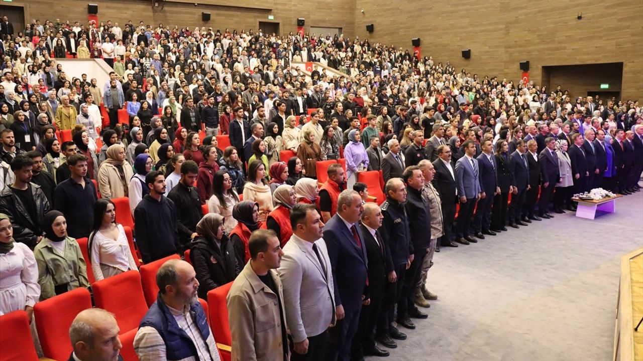 Erzincan'da Öğrencilere 140 Milyon Lira Destek