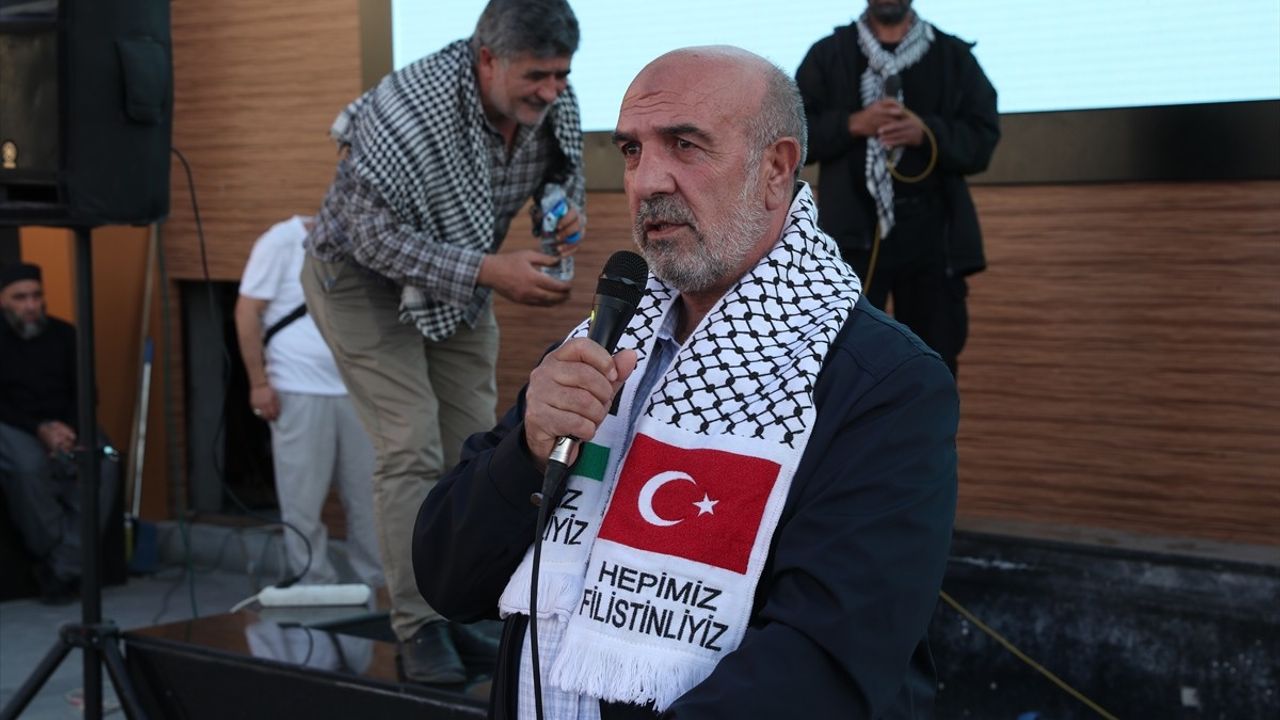 Erzincan ve Iğdır'da 'Ayağa Kalk Gazze Özgür Olacak' Yürüyüşü Düzenlendi