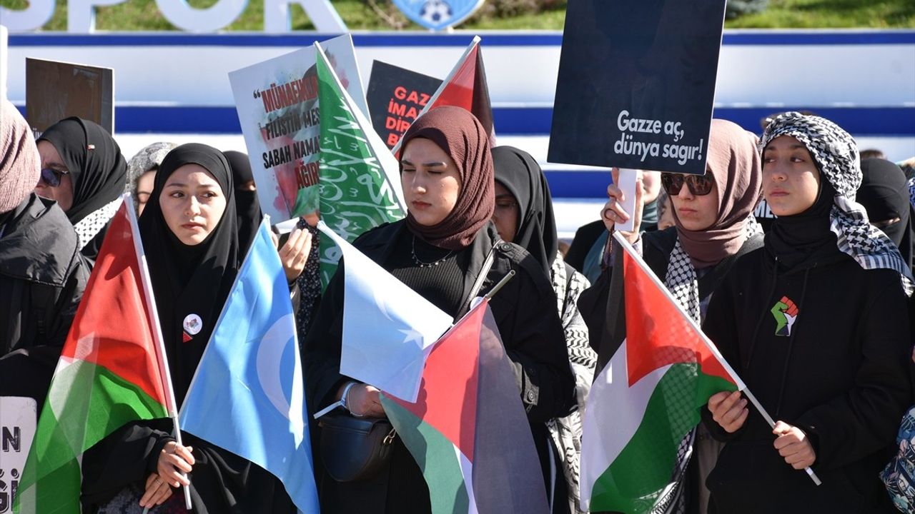 Erzurum'da 100 Haftadır Gazze İçin Destek Yürüyüşleri Devam Ediyor