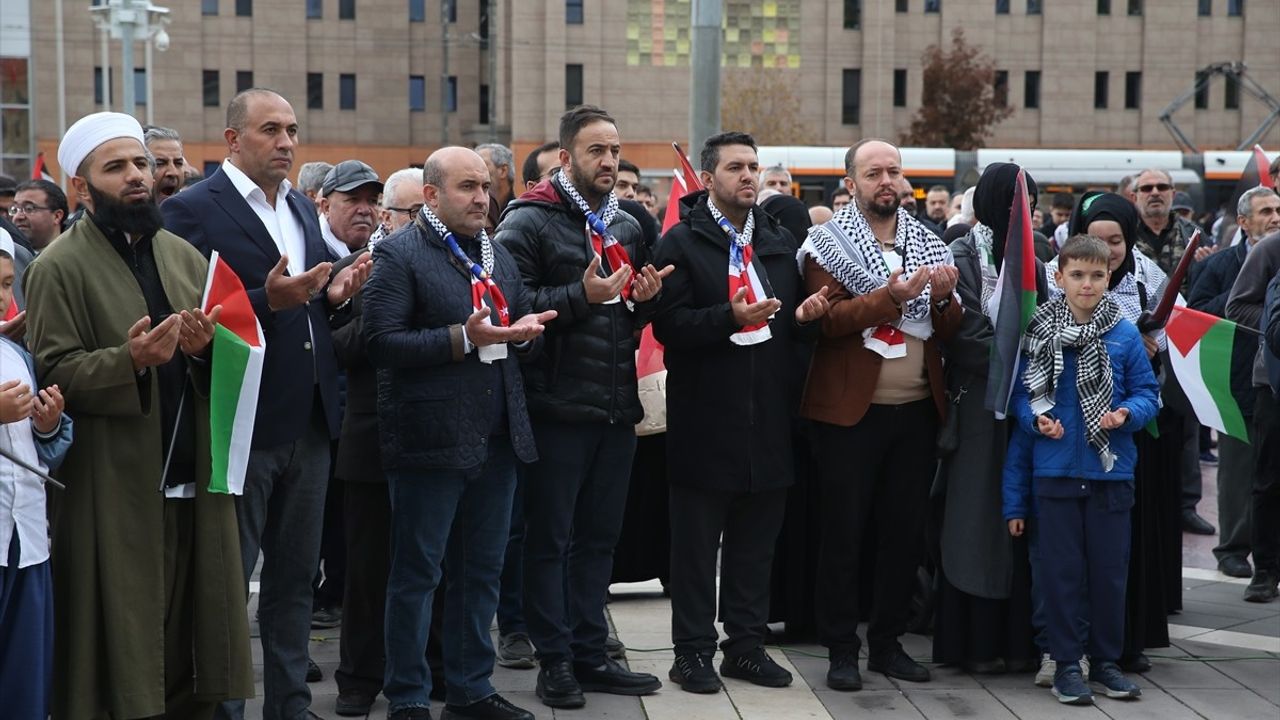 Eskişehir'de Gazze İçin Umut Dolu Bir Program