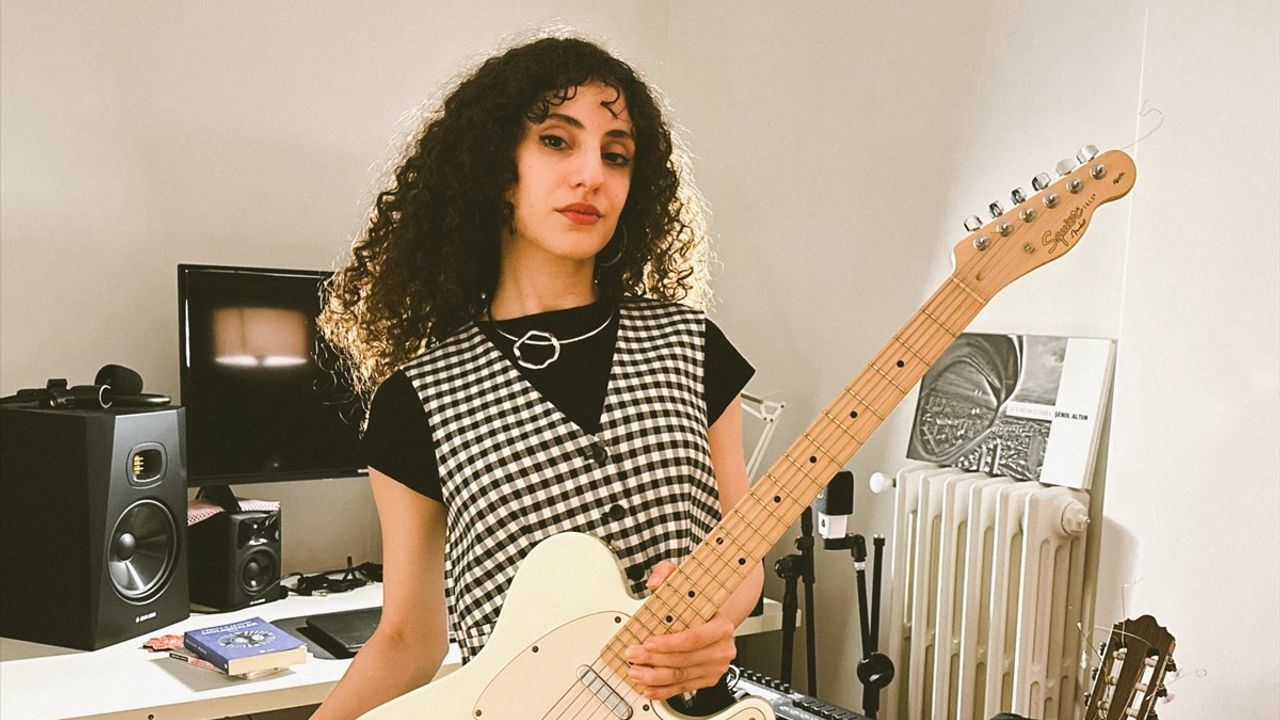 Farah'ın İlk Şarkısı "Yarınım Yok" Müzikseverlerle Buluştu