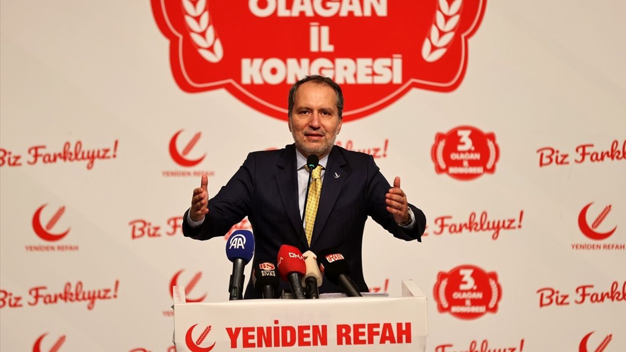 Fatih Erbakan Sivas'ta Yeniden Refah Partisi Kongresine Katıldı