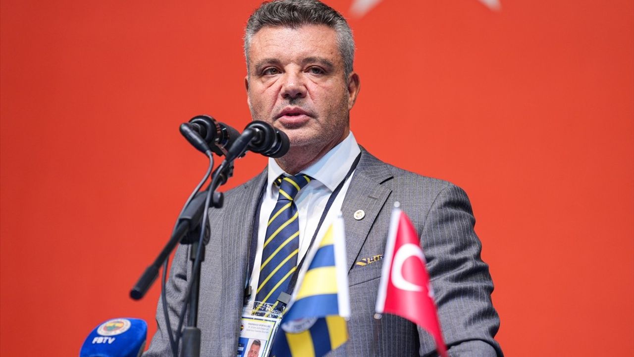 Fenerbahçe Olağanüstü Genel Kurulu'nda Yetkiler Arttırıldı