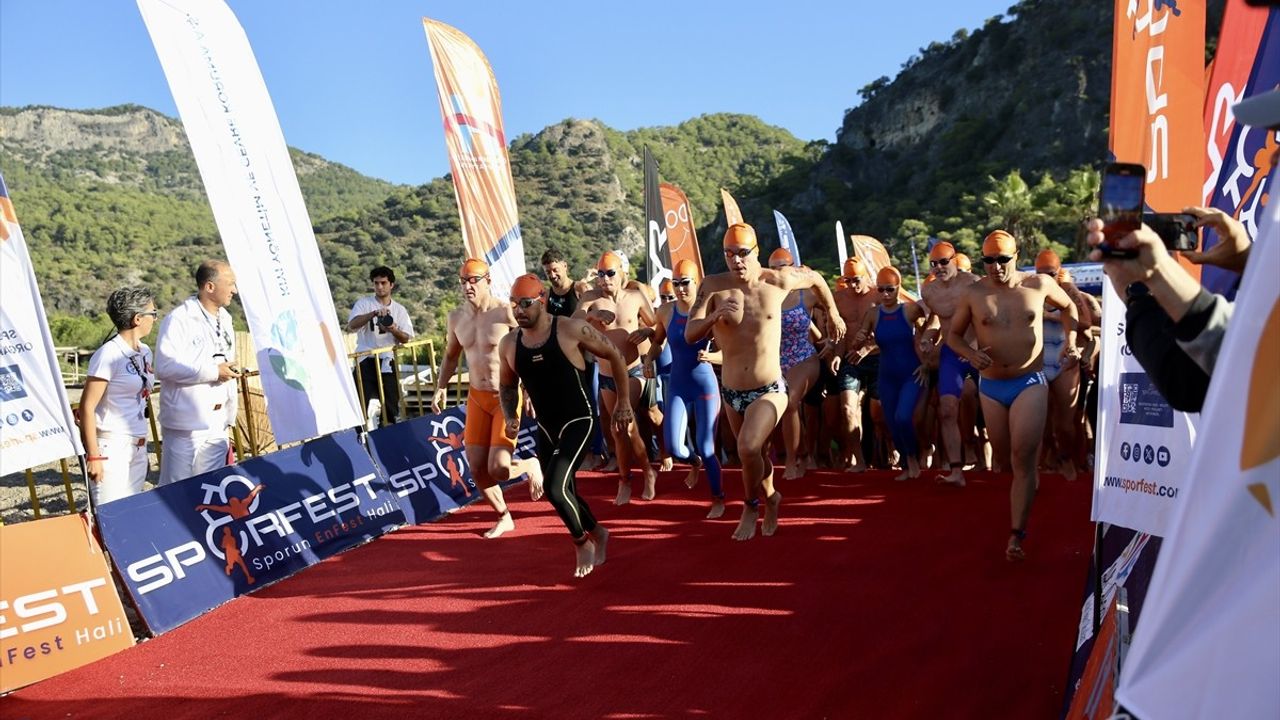 Fethiye Spor Festivali'nde Açık Su Yüzme Yarışları Düzenlendi
