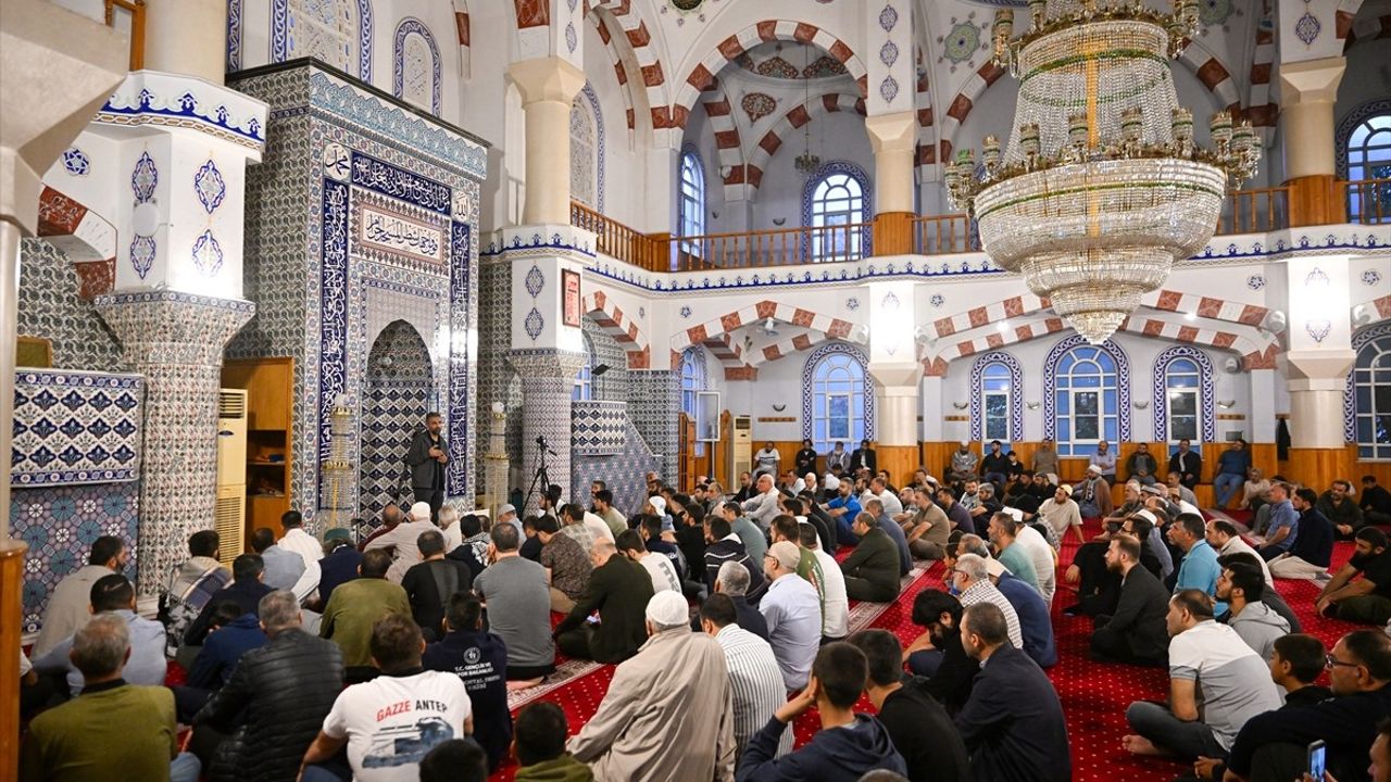 Gaziantep'te Gazze İçin Kıyamdayız Etkinliği Düzenlendi