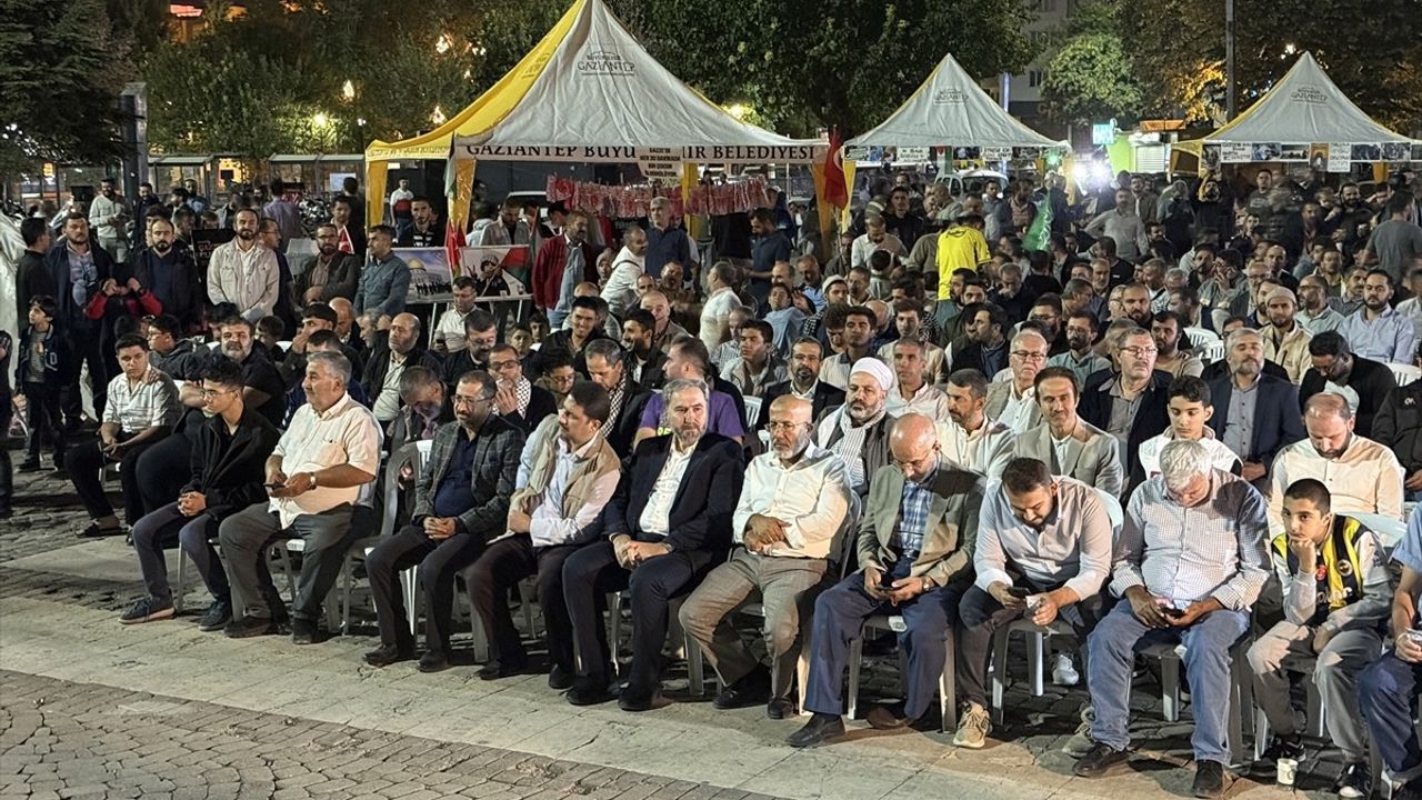 Gaziantep'te Küresel Sumud Filosu'na Destek Gösterisi